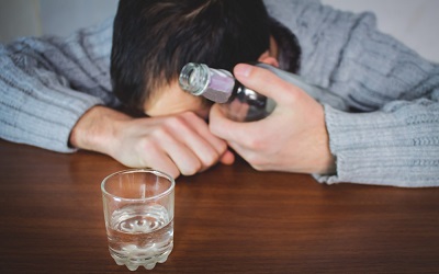После раскодирования от дисульфирама пациент чаще всего начинает принимать алкоголь - Квинмед